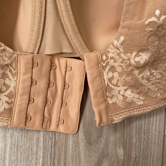 Curvy Couture Intimates Underwire - Size 42H - Picture 5 of 9